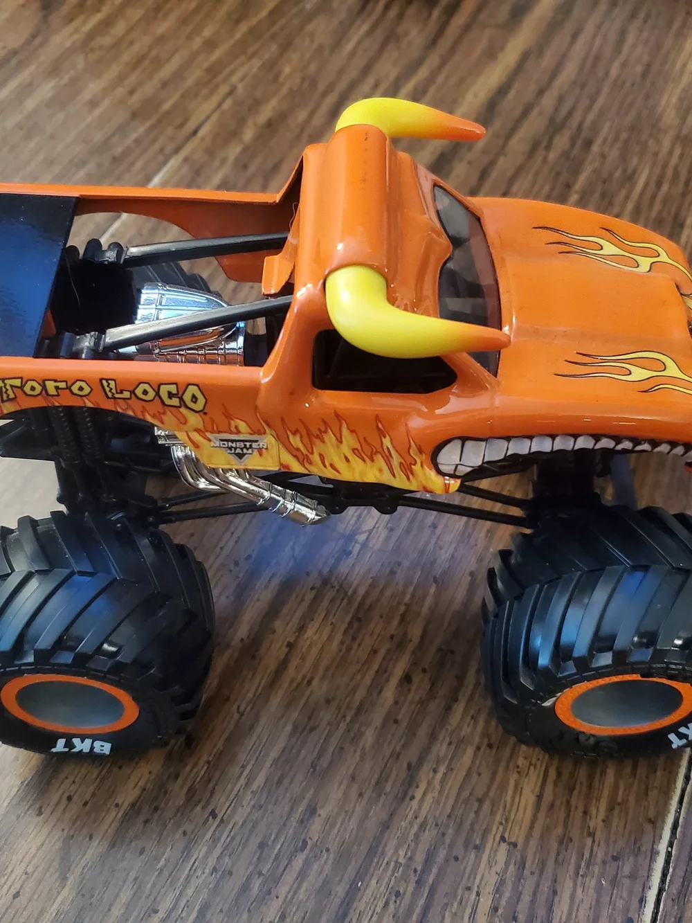 EL TORO LOCO Monster JAM Truck Toy with Yellow Horns - Kids Toys